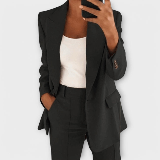 MILA | Classic Suit with Flattering Silhouette Hover Image